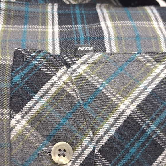 Nike SB Skateboarding gray & black w blue 2XL plaid flannel button-up shirt - Picture 4 of 6